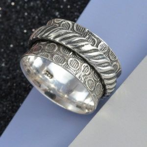 NWT-ARTISAN STERLING SILVER SPINNER RING